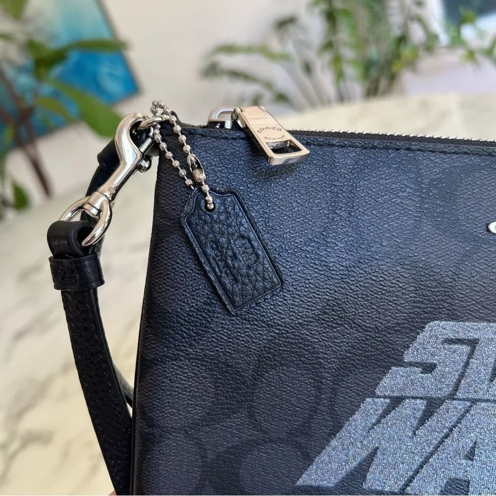 Star Wars X Coach Gallery Pouch In Signature Canvas With Motif F88488 Black